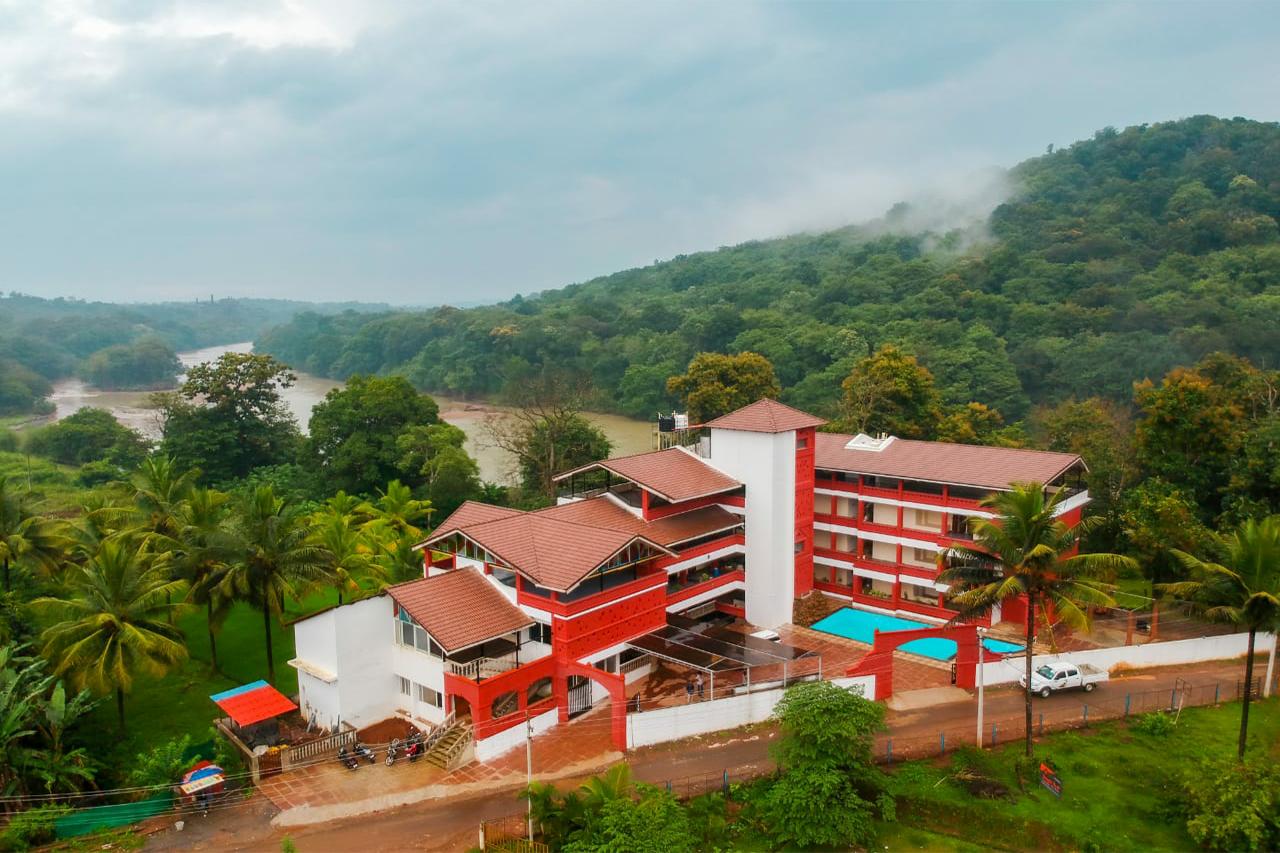  Hotels Near Dudhsagar Falls